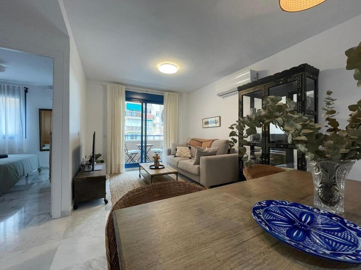 Calu Homes Cerca Playa De Huelin Malaga Exterior photo