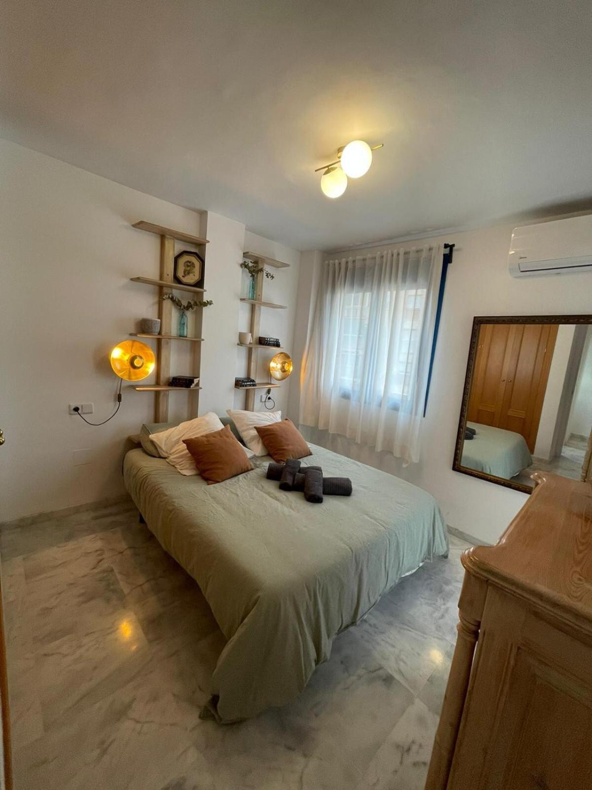 Calu Homes Cerca Playa De Huelin Malaga Exterior photo