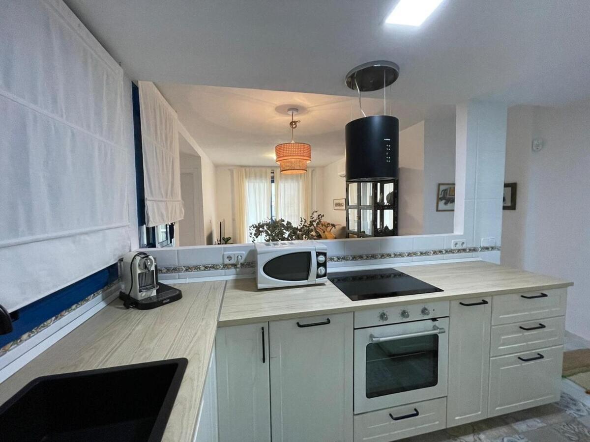 Calu Homes Cerca Playa De Huelin Malaga Exterior photo